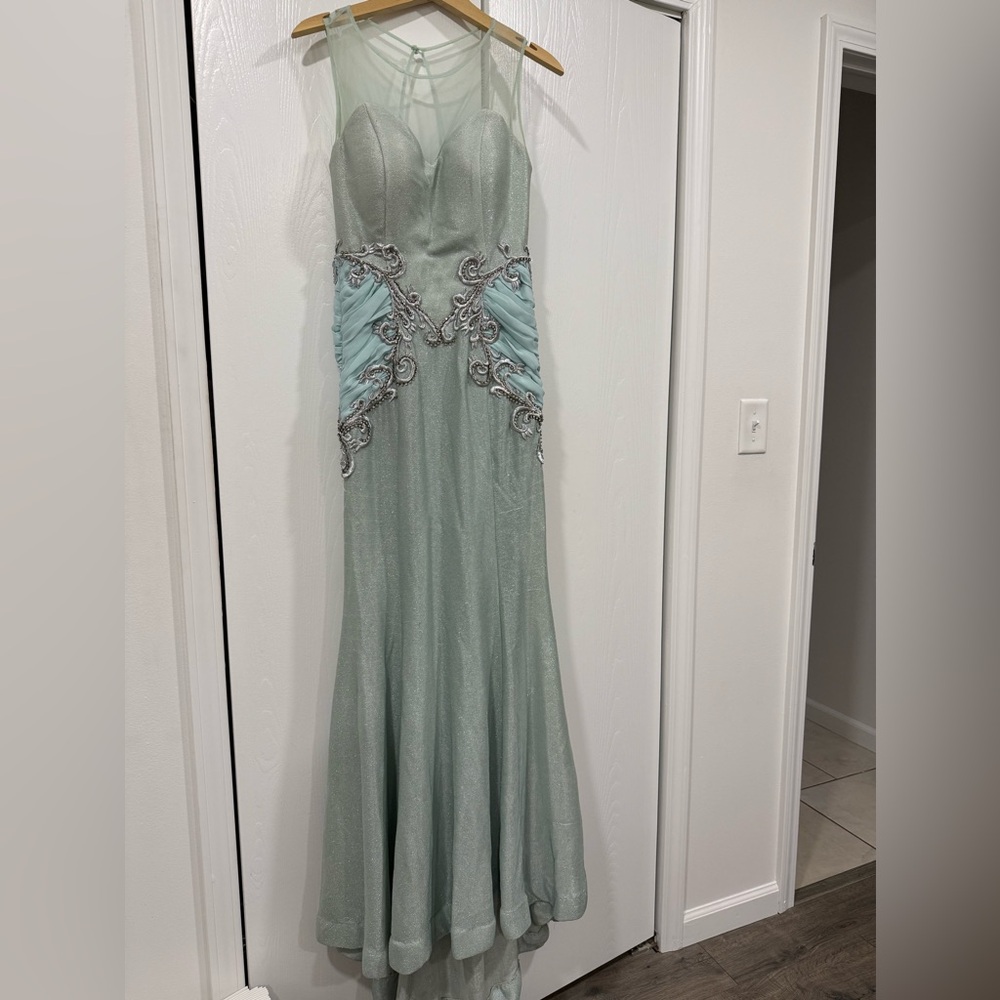 Elegant Seafoam Prom Dress with Embellished Waist